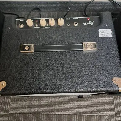 Fender Rumble 25 2